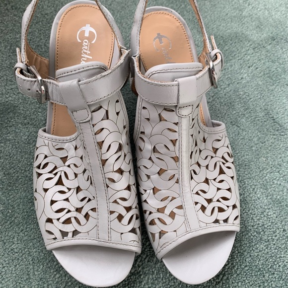 Arcadia Pale Gray Block Heel Shoes Size 8 Medium In Good Condition - Picture 1 of 8